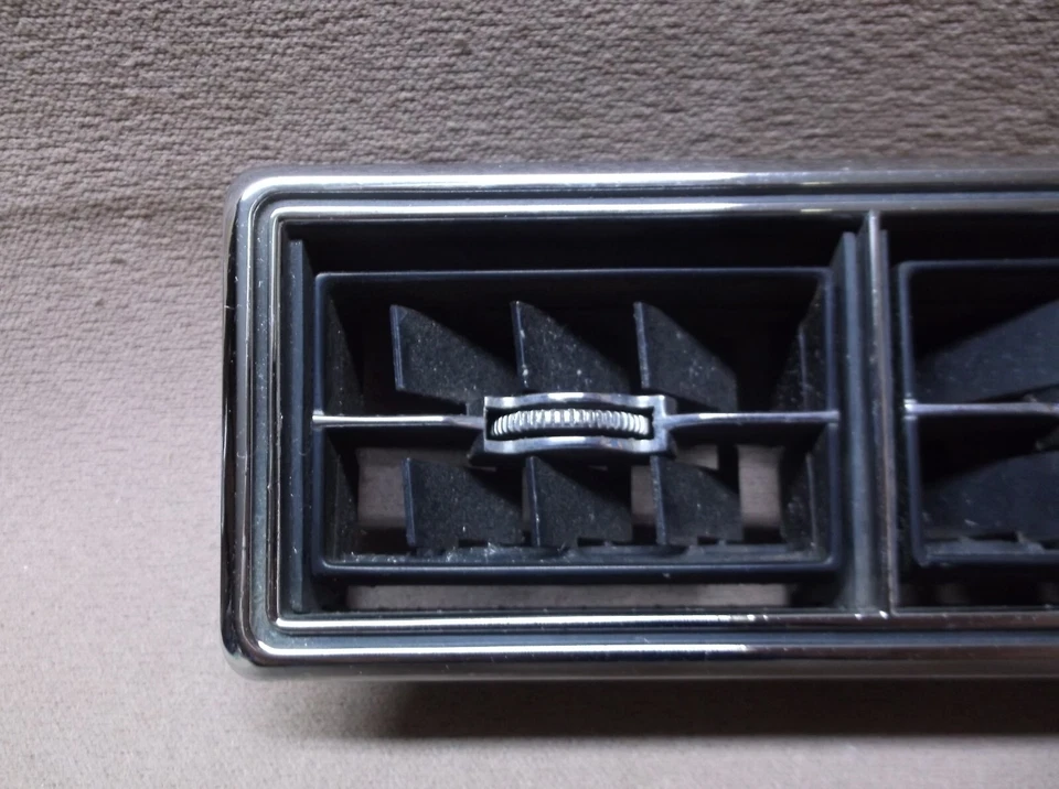 1969 1970 MERMERCURY COUGAR XR7 GT ЭЛИМИНАТОР ЦЕНТРАЛЬНАЯ ПРИБОРНАЯ ПАНЕЛЬ ВЕНТИЛЯЦИОННОЕ ОТВЕРСТИЕ КОНДИЦИОНЕРА, ХОРОШИЙ ХРОМ - Изображение 4 из 4