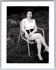 Vtg B&W Snapshot Attractive Woman Legs Crossed Lawn Chair Yard Shorts Heels 1959