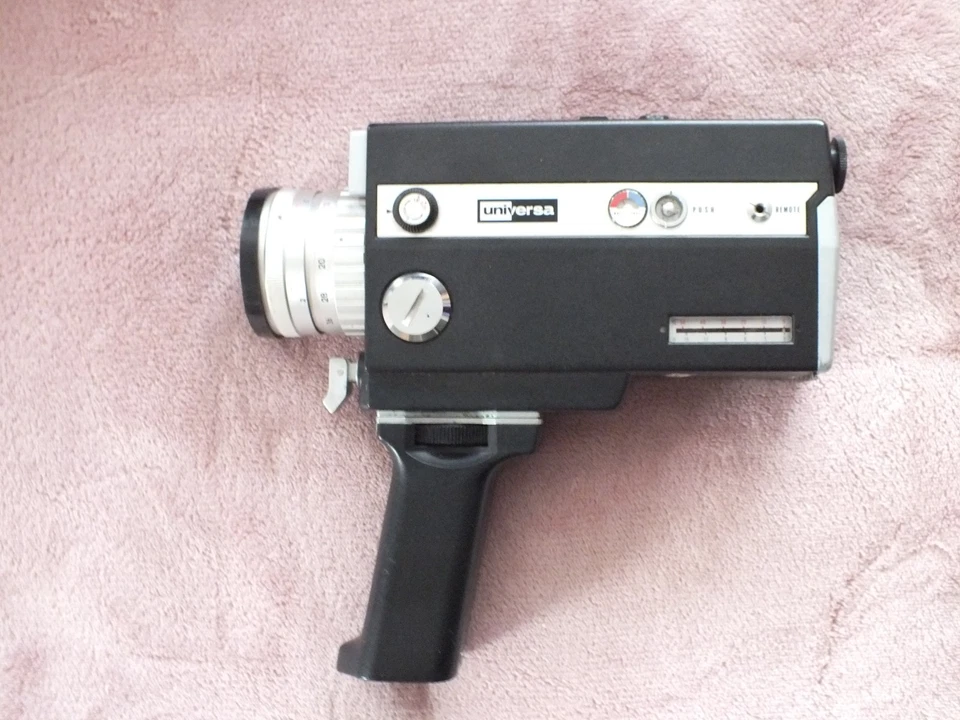 Kamera Super 8 Filmformat - UNIVERSA 4000 SL - ZOOM REFLEX mit Tasche. - Bild 3 von 4