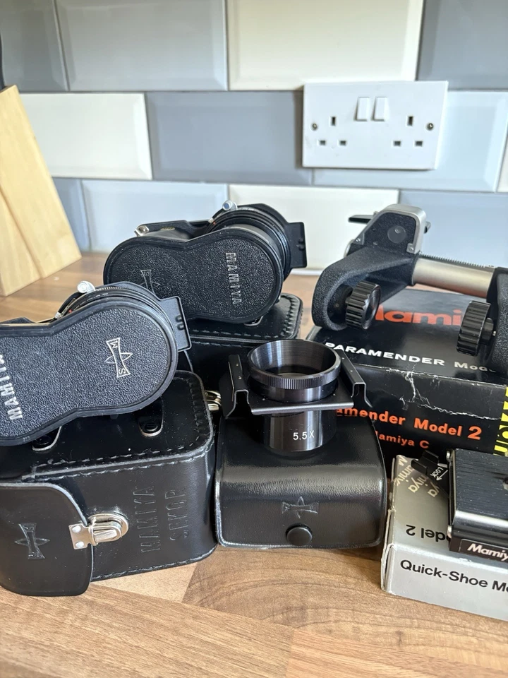 RARE Mamiya C330 120/220 Film Camera Bundle with 55/80/135mm Lens + Accessories - Image 2 of 4