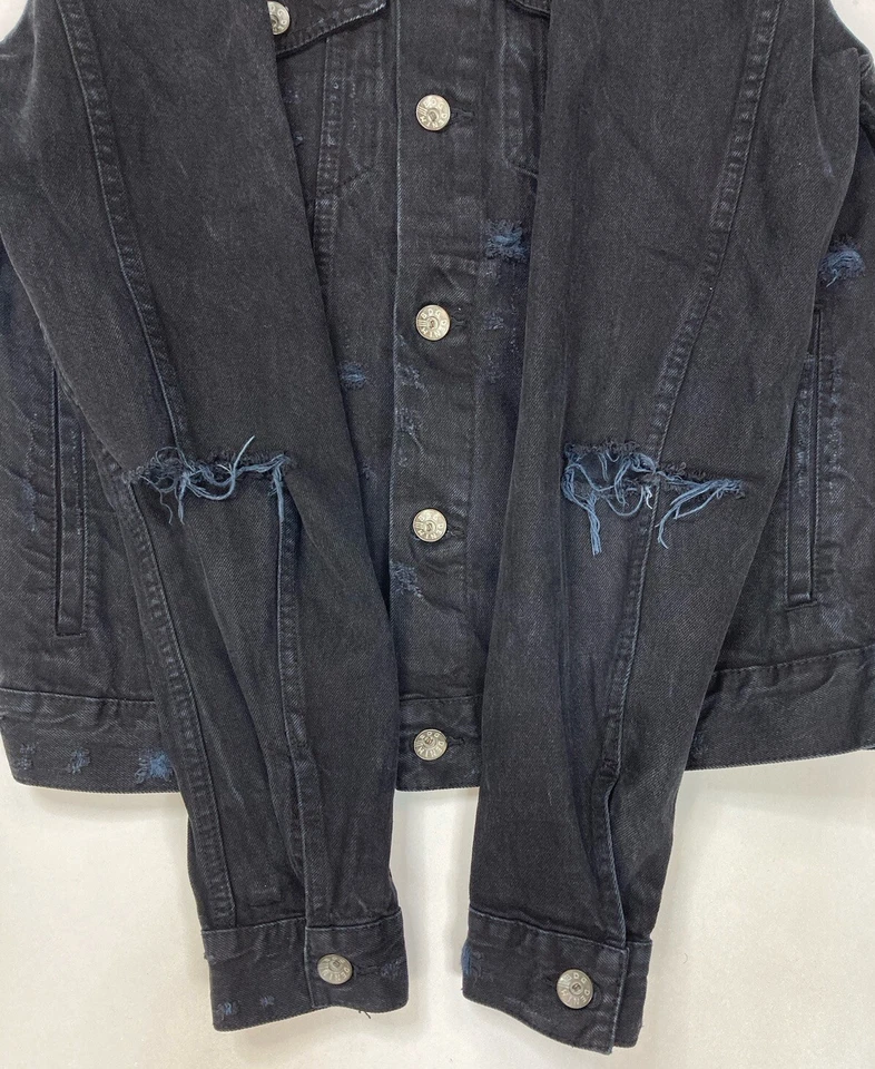 Chaqueta vaquera BDG Trucker para hombre pequeña negra envejecida Foto 4 de 4