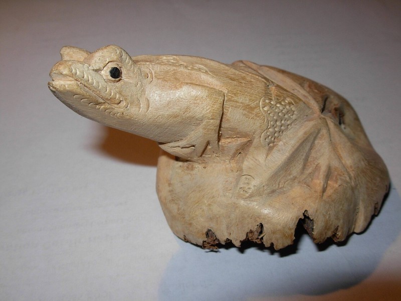 Hand Carved Wooden Frog Toad Burl Intricate Carving Light Color Figure Figurine 