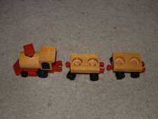 1974 Mattel Putt Putt Little People Train Engine  2x cars
