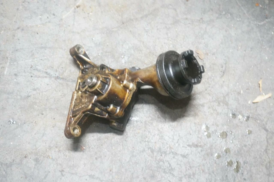 Bomba de aceite de motor OEM Mercedes W107 R107 81-85 380sl 380slc Foto 2 de 4
