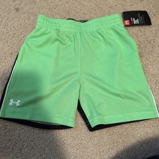 UNDER ARMOUR shorts size 2T Green Black Pockets