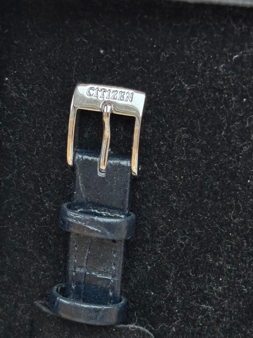 Citizen Navy Leather Rectangular Quartz Watch Uni… - image 8