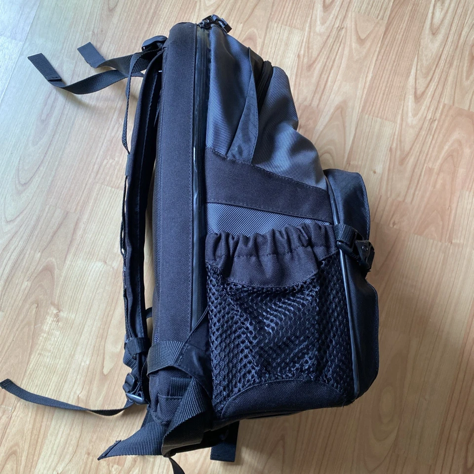 TAMRAC CAMERA BACKPACK 5549 ADVENTURE 9 GREY / BLACK - image 4 of 4