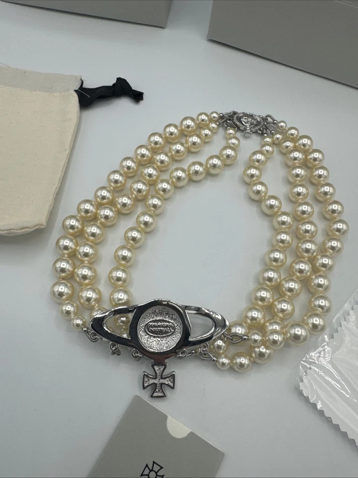 Vivienne Westwood Three Row Silver Pearl Bas Relief Necklace Choker SET  NEW - Image 4 of 4