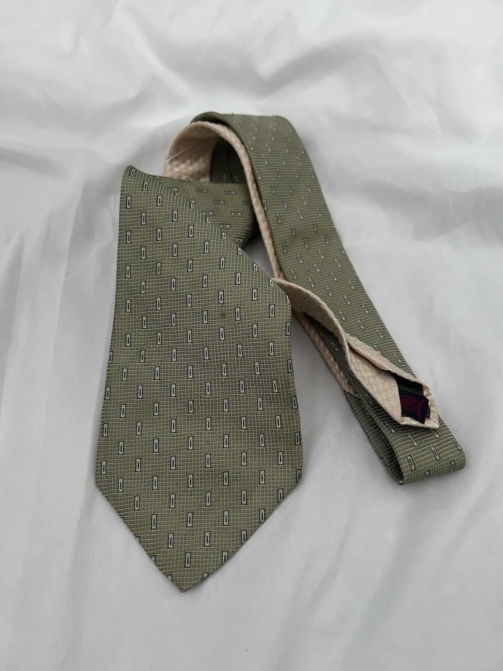 Corbata Tommy Hilfiger verde oliva y dorada Foto 2 de 4