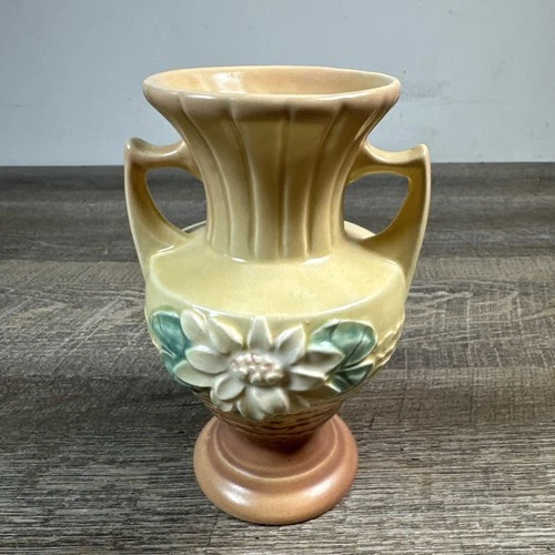 Hull Pottery Vase Water Lily L-5 late '40s, 6 1/2-In double handle USA matte MCM