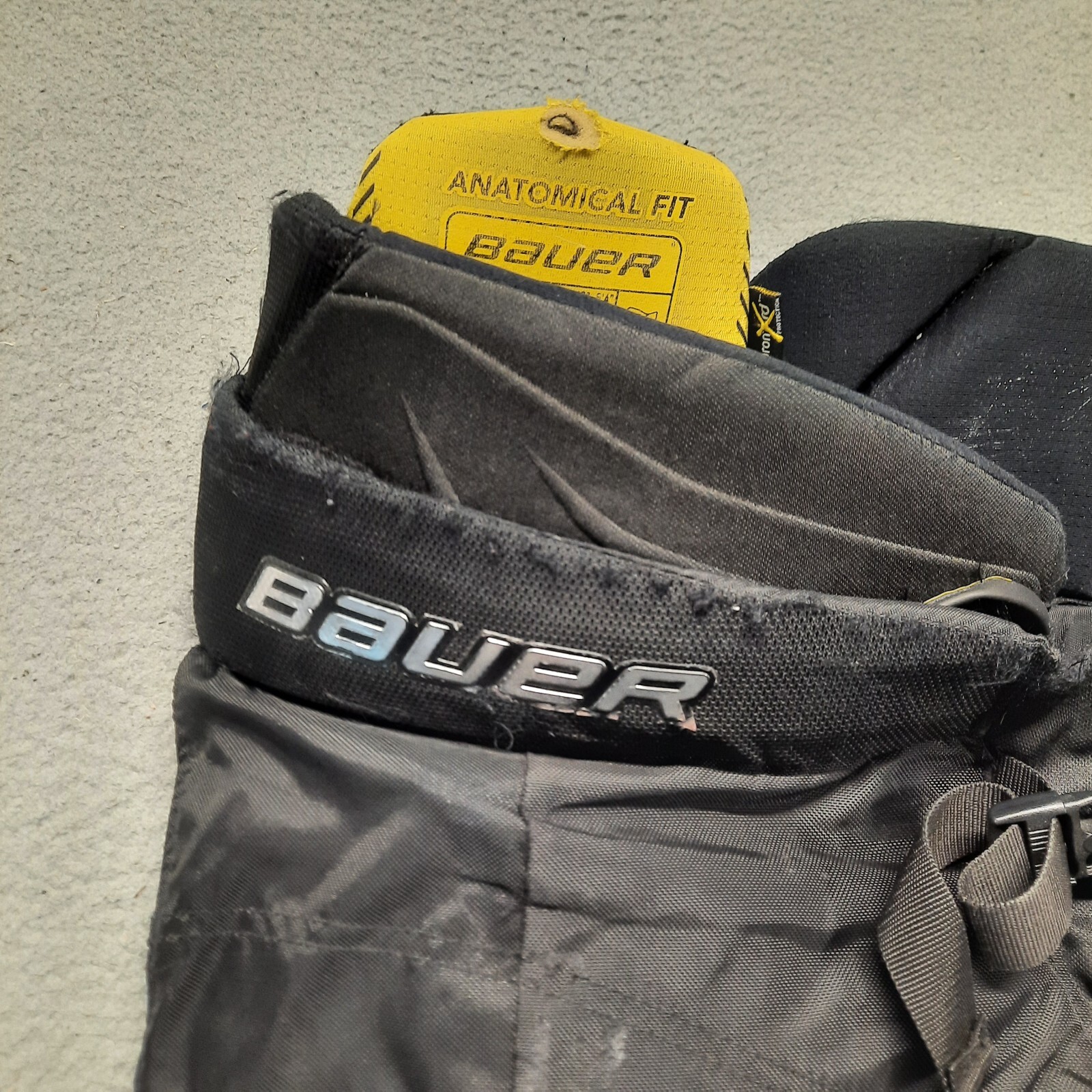 Bauer Supreme 1S Pro Ice Hockey Pants Breezers Junior Size XL Black 37.