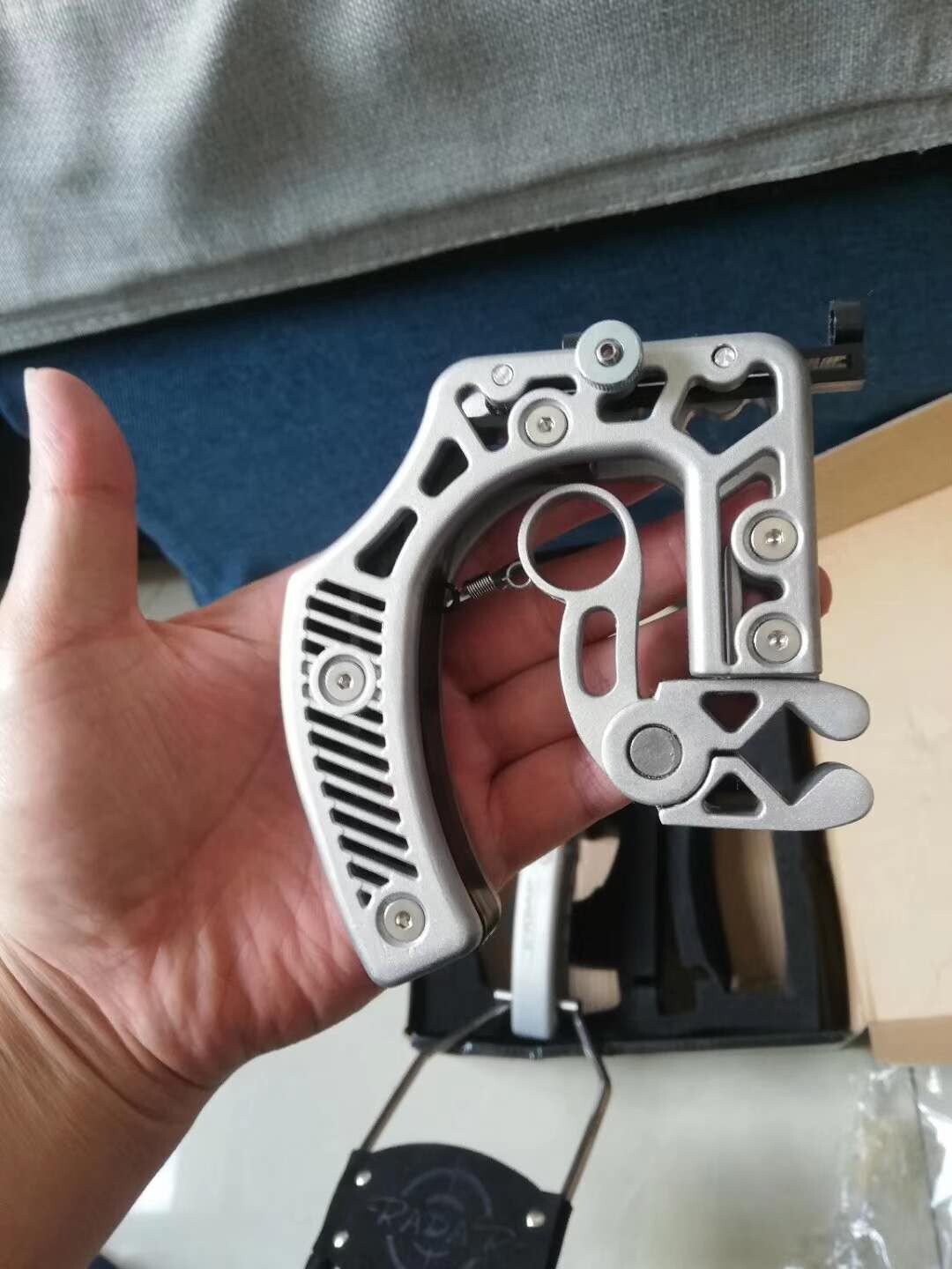 Exclusive Design2023 Newest version Portable Folded Hunting Slingshot