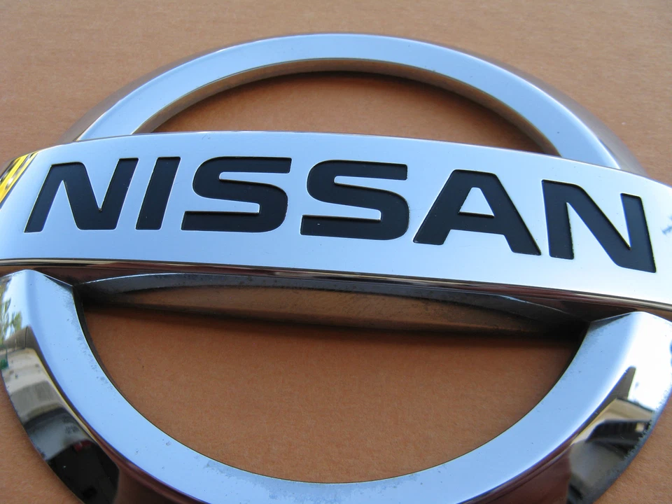 13 14 15 16 17 18 19 20 NISSAN PATHFINDER PLATINO EMBLEMA TRASERO LOGOTIPO INSIGNIA A45507 Foto 2 de 4