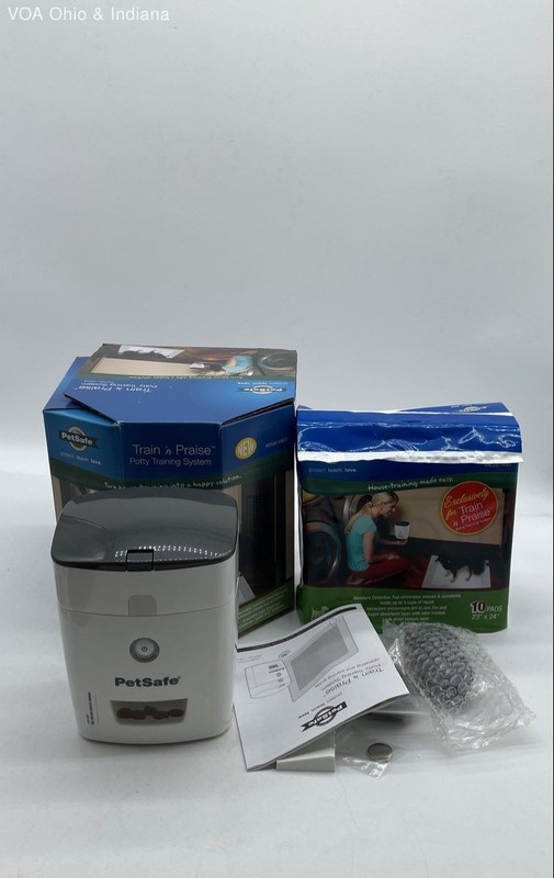 PetSafe Train 'n Praise Potty Training System Treat Dispenser RFA-500 10 Pads