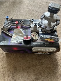 Nintendo NES Deluxe Set BOX & R.O.B. ROBOT + ACCS - Motorized Movement Tested!