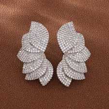 Unique Full Micro Cubic Zirconia Leaf Stud Earrings Gorgeous Shiny CZ Flower Wom