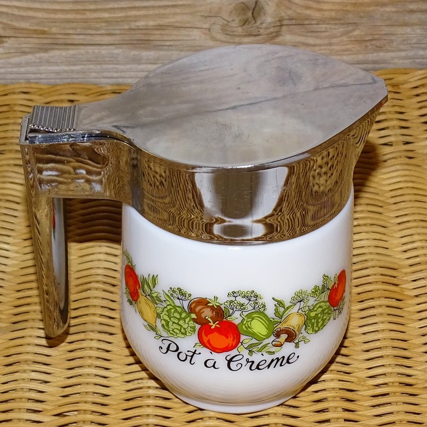 1970 Gemco Pyrex Corning Ware Corelle Spice of Life Pot a Creme Creamer Flip Top