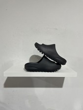 YEEZY ONYX SLIDE SIZE 2 NEW