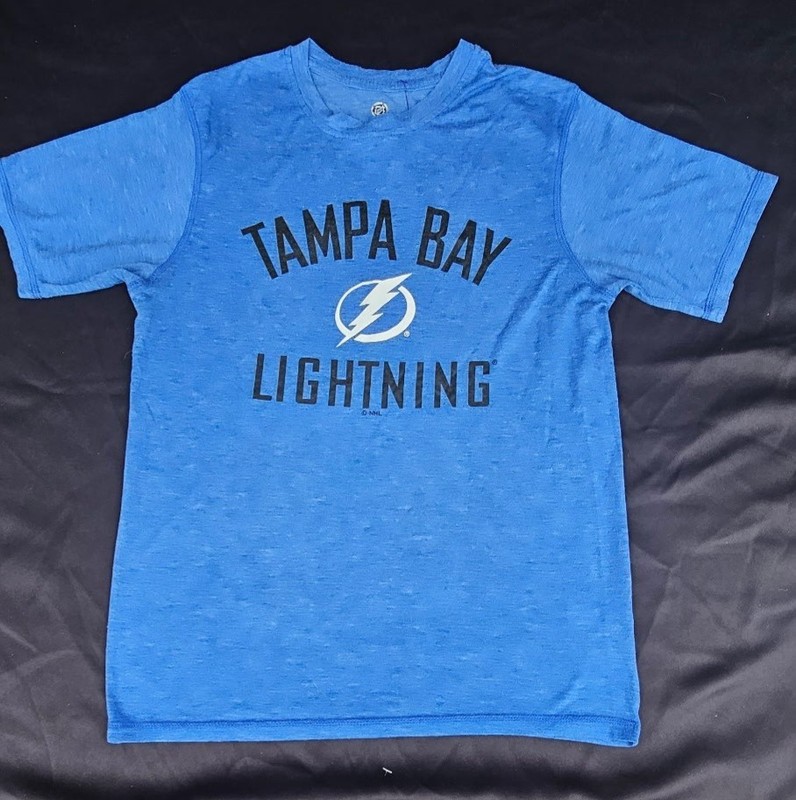 FREE SHIPPING Tampa Bay Lightning NHL T-Shirt Small