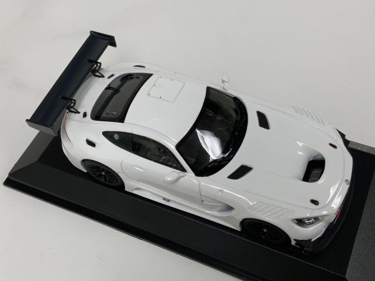 1/43 Minichamps Mercedes Benz AMG GT3 from 2017 in White 402