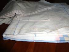 Casual tablecloth with 4 matching napkins multi color on white