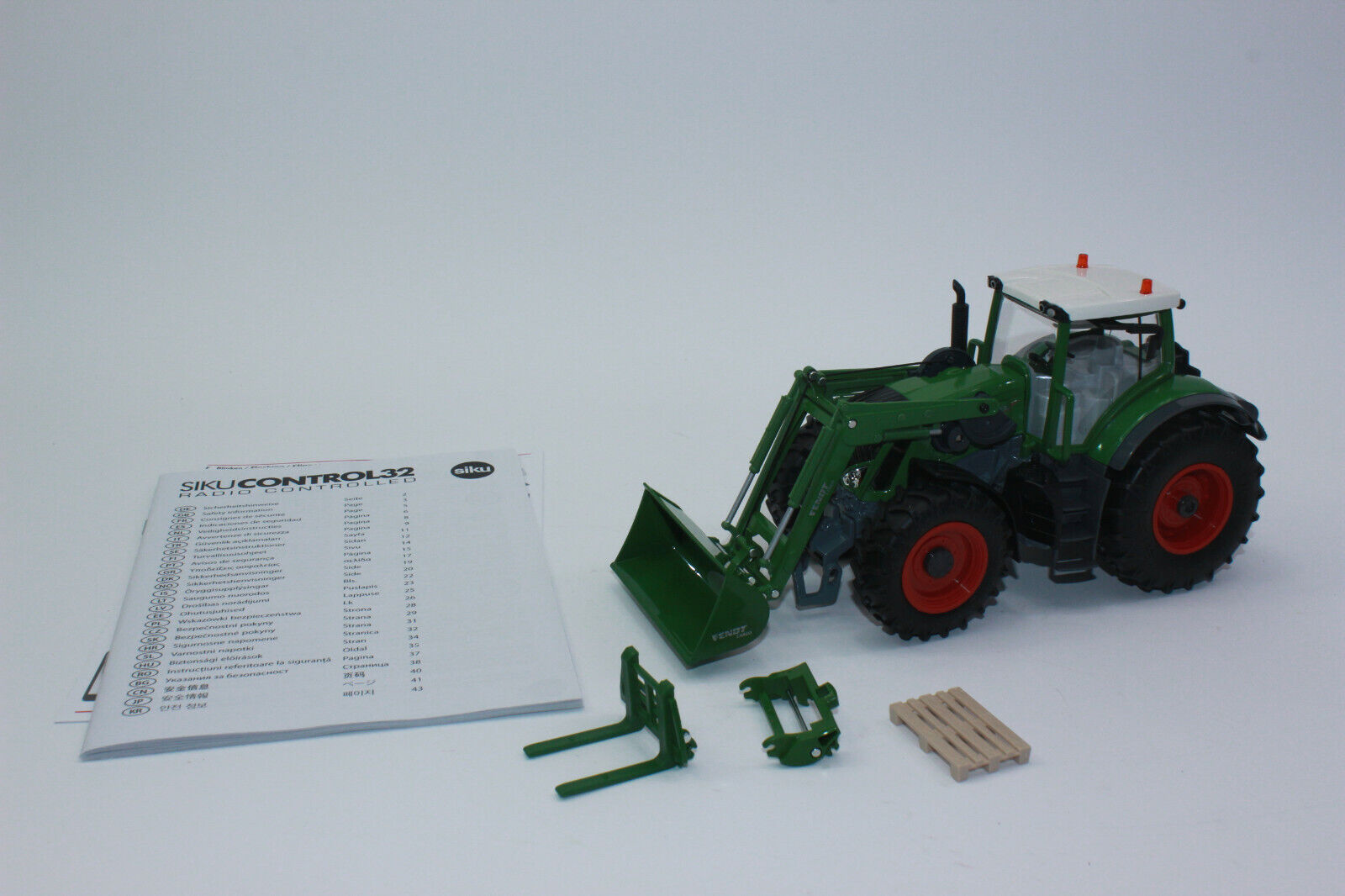 Siku 6793 Fendt 933 Vario mit Frontlader und Bluetooth App-Steuerung 132 NEU 