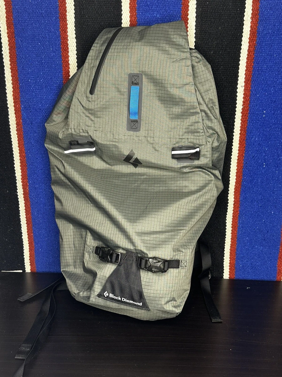 NWOT Grey Diamond Pattern Rucksack Backpack G4 Free NWOT Sling Backpack Light Grey. | eBay main image 2