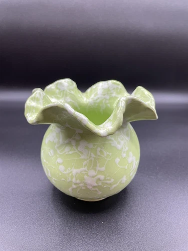 Vintage Shawnee Cameo Ware Splatter Vase 4.5" White on Green Ruffled #2501