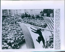 1961 West Berliners Listen To Vp Lyndon Johnson In Rain Politics Wirephoto 8X10