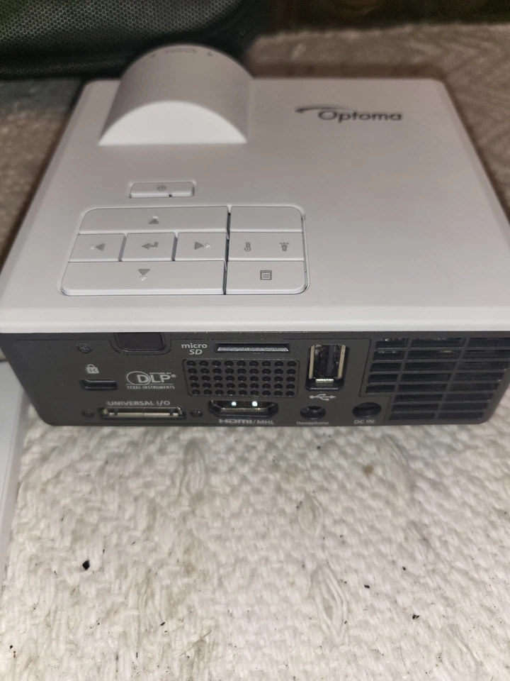Optoma ML1050ST+ compact, portable short-throw LED projector - Image 4 of 4
