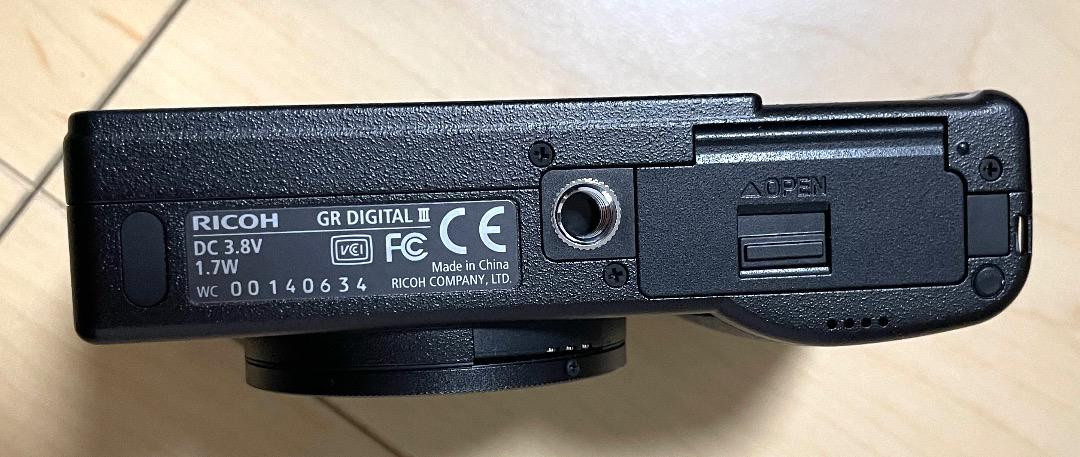 【奇跡の未使用品】RICOH GR DIGITAL III（おまけ付き） kameraya310_3211