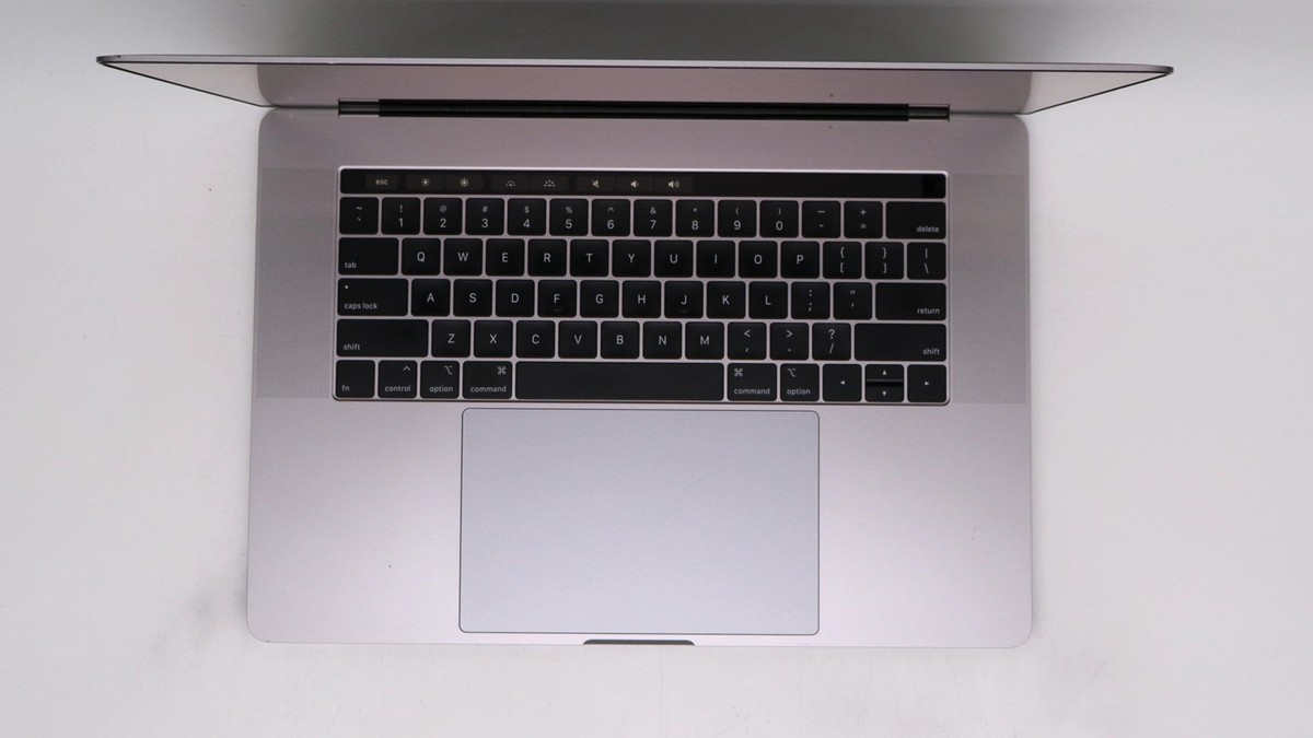 Apple MacBook Pro A1990 15 Core i7 32GB 256GB Gray 2019 | eBay