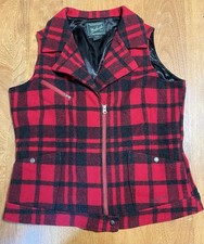 Woolrich Women  s Vest Buffalo Plaid Zip Moto Collar Pockets Heirloom Red Black