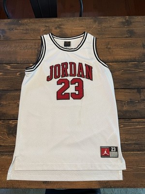 Jordan 23 Jersey Chicago Bulls Basketball Youth (12-13) White Large Stitched