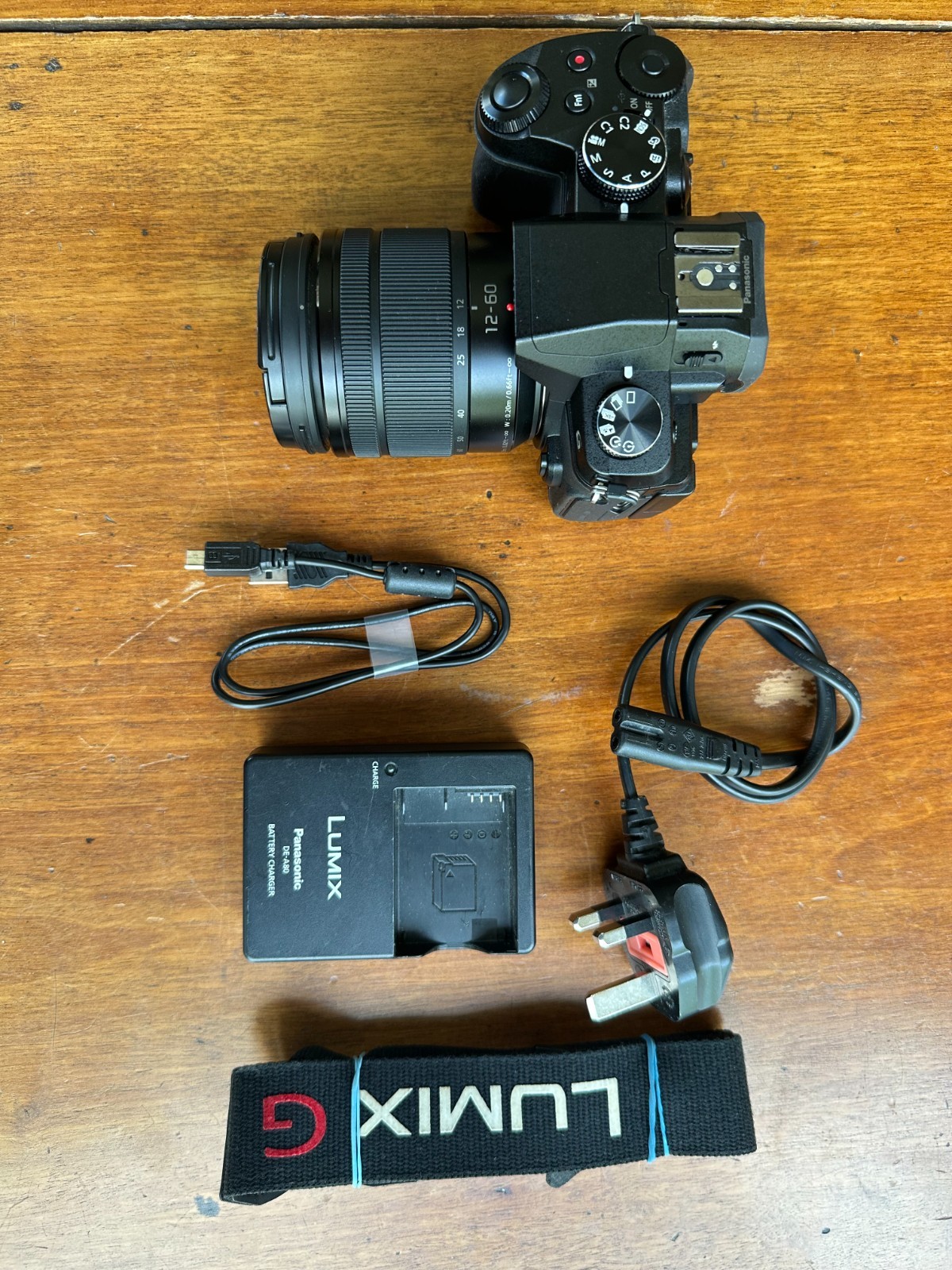 Panasonic Lumix DMC-G80 plus 12-60 zoom kit lens