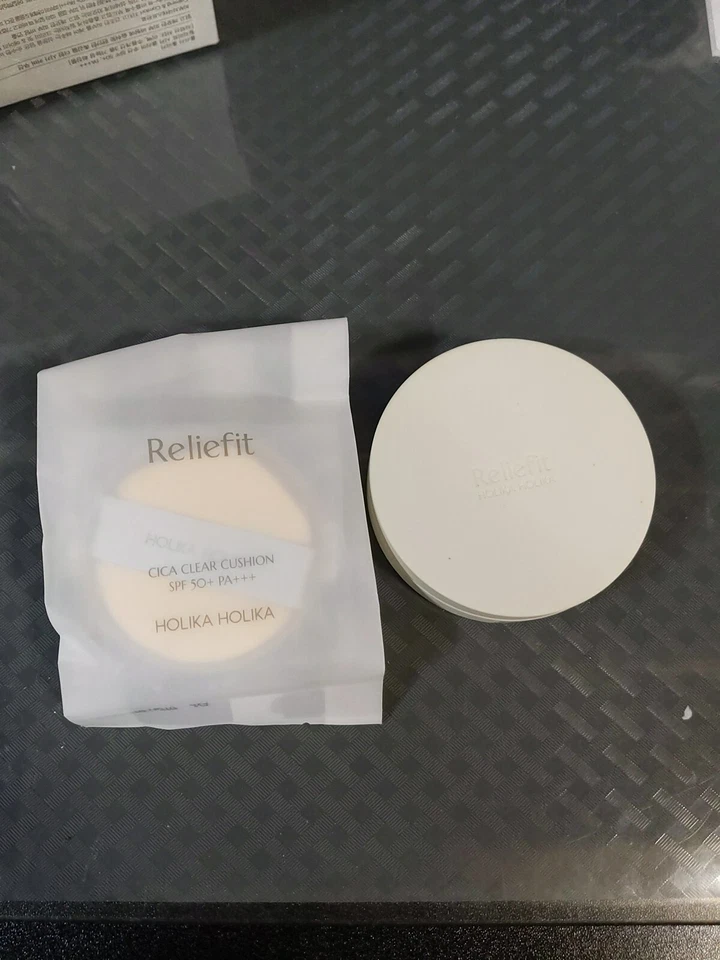 Cojín transparente HOLIKA HOLIKA Reliefit Cica SPF50+ PA+++ 14 g x 2ea (01) 12/24 #L1 Foto 3 de 4