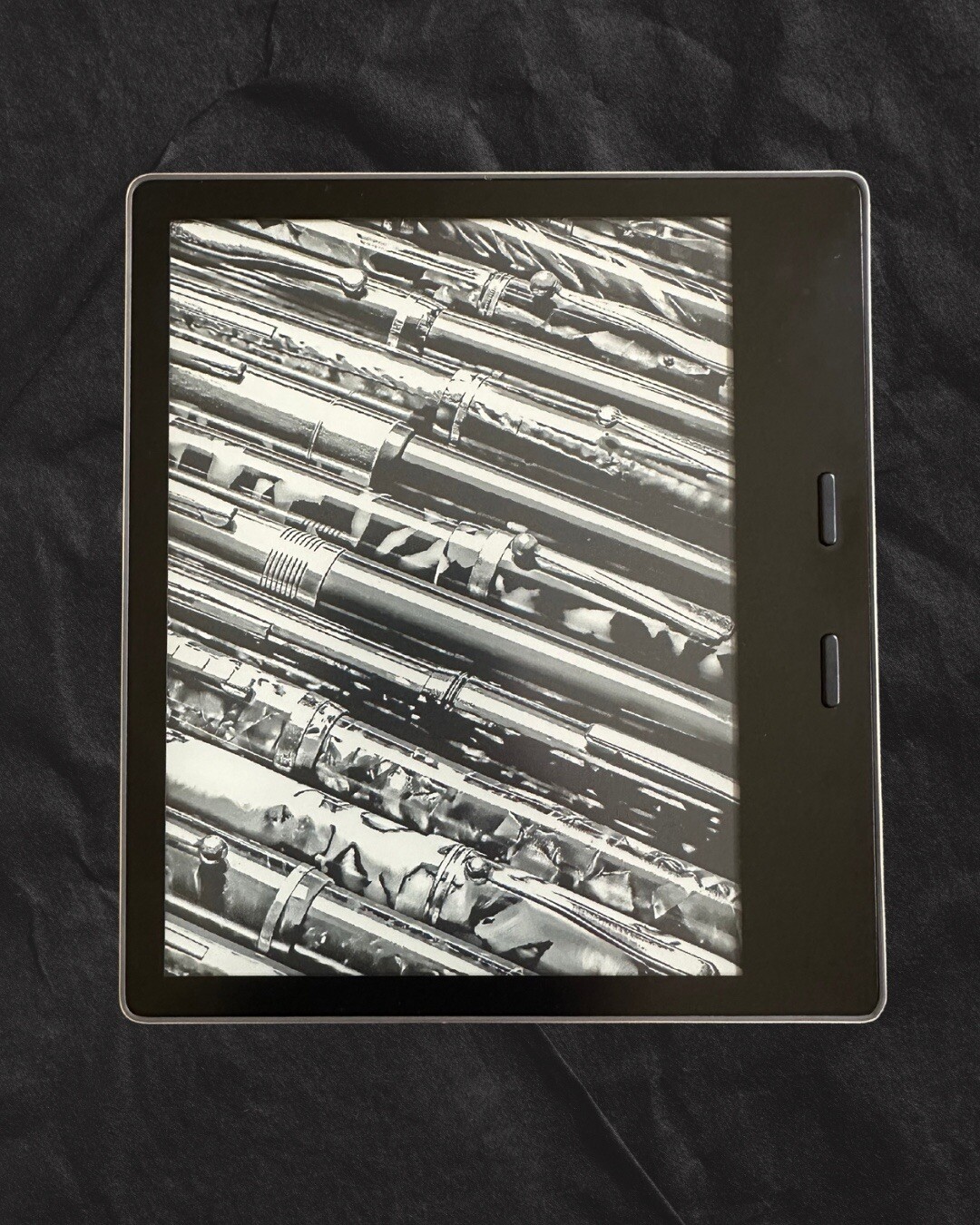 Kindle Oasis 9th Gen 32GB E-Reader with Waterproof Design  -image