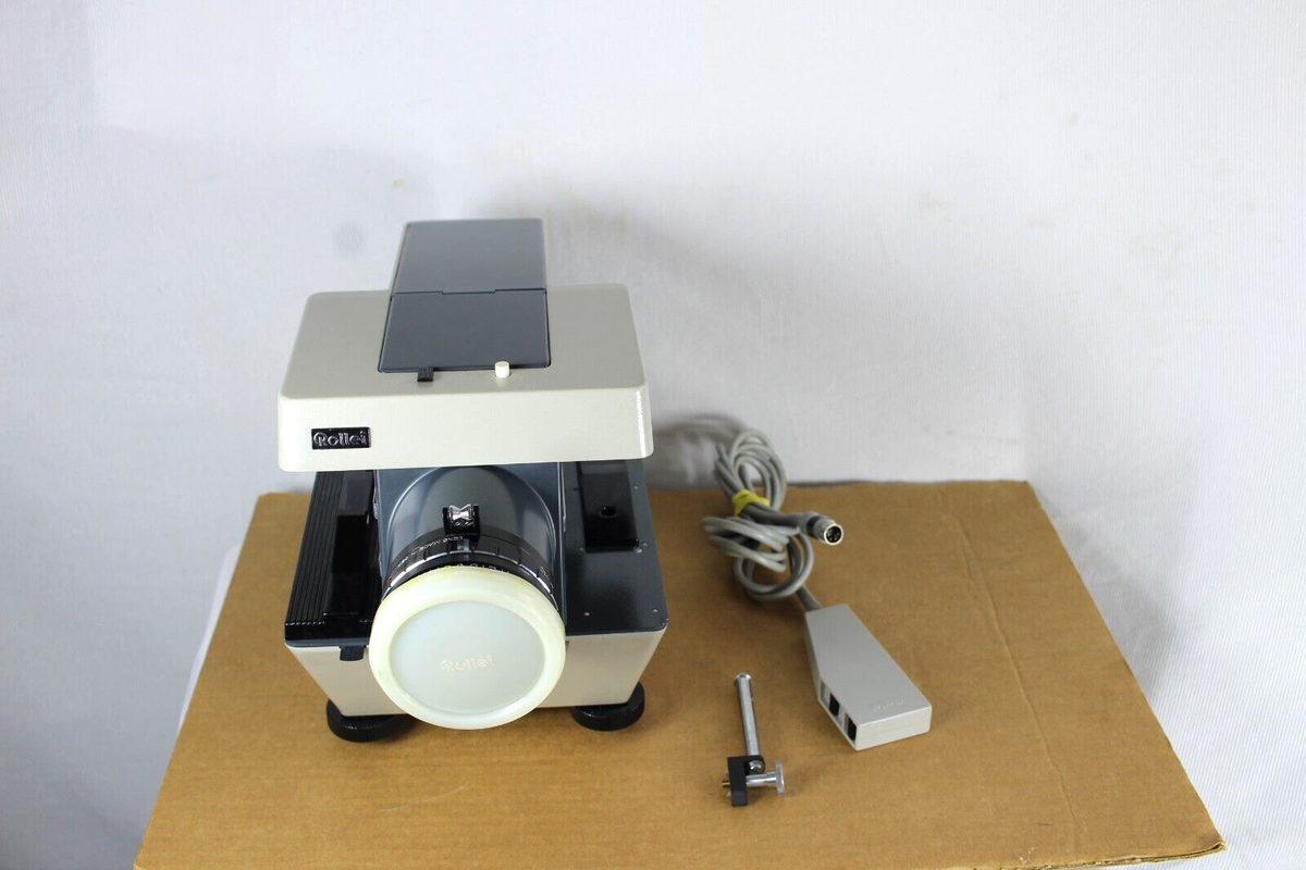Rollei Type:P 11.0 Slide Projector W/Remote Control & Case