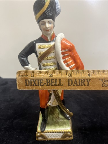 1853 Capodimonte Napoleonic Hussar 10" Tall - Picture 9 of 10