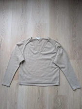 Max Mara Wool and Angora Rabbit Beige Women's V neck Sweater Sz M