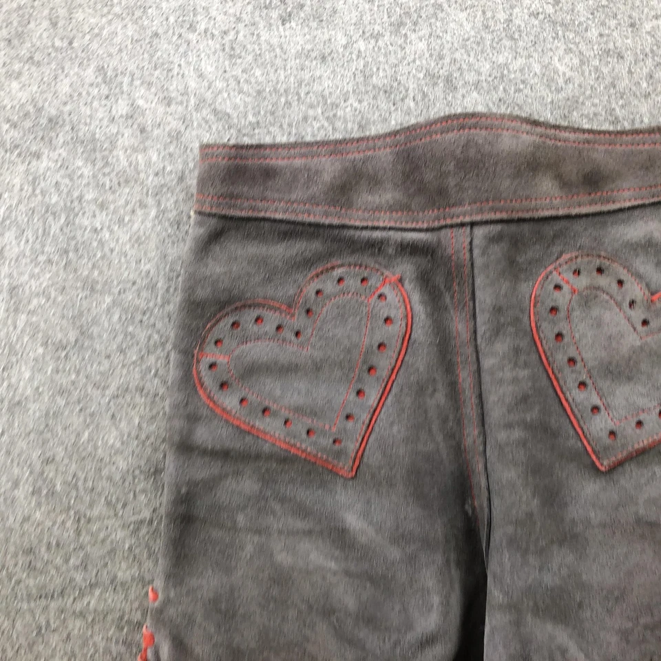 Shorts femininos vintage de couro camurça 2 cinza vermelho coração patch com cadarço - Imagem 3 de 4