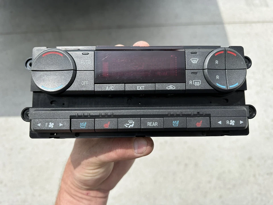 2011 LINCOLN NAVIGATOR OEM FRONT HEATER A/C CLIMATE CONTROL PANEL BL74-18C612-BA - Image 2 of 4