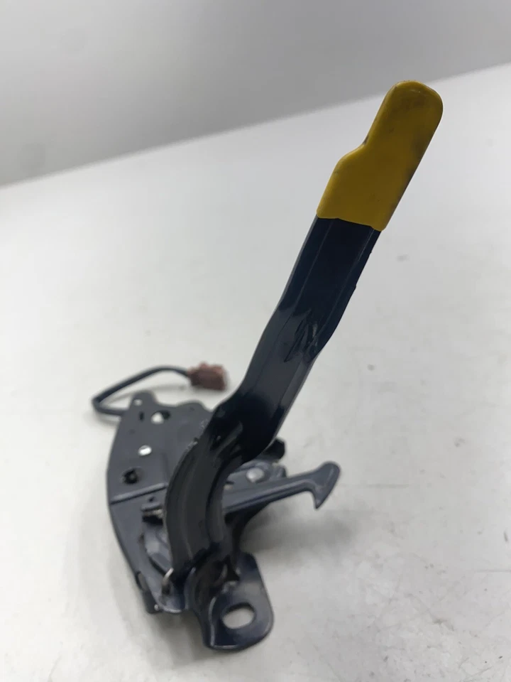 Atuador de trava de capô dianteiro Nissan Altima 2016-2018 OEM - Imagem 4 de 4