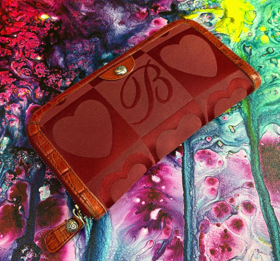 Cartera grande genuina BRIGHTON roja firma lona/corazones con ribete de cuero Foto 2 de 4
