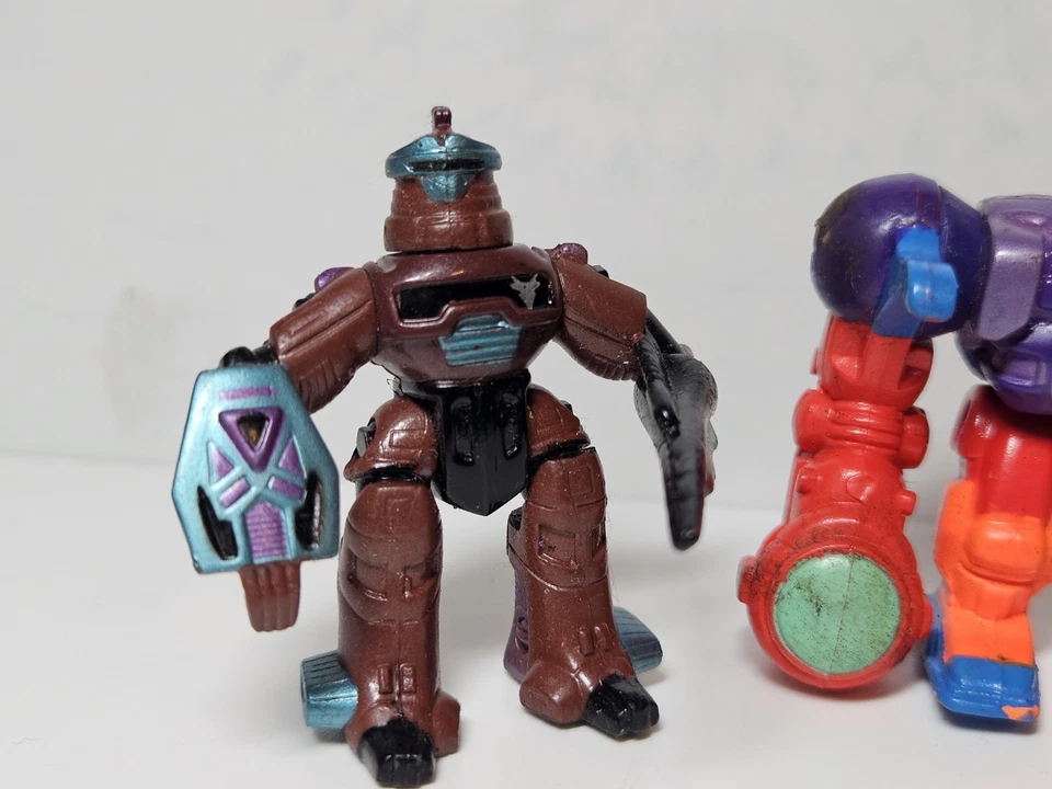 Vintage Galoob Micro Machines Z-Bots Zbots Klobberz Sea Beasts Stinng Lanzz - Image 3 of 4