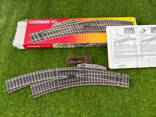 Fleischmann H0 6176 Profi-Gleis Bogenweiche links mit Antrieb, in OVP, Neu | Zustand: Neu