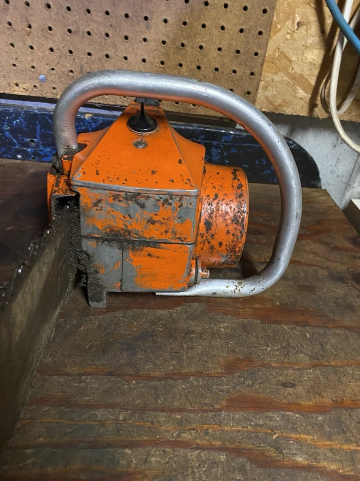 Motosierra Husky Jr 121 de colección buena compresión retroceso roto como está envío gratuito Foto 4 de 4