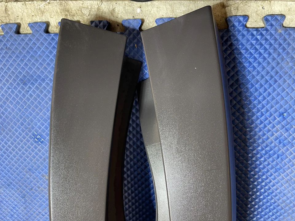 06-10 Hummer H3 D Pillar Trim Set Dark Gray Oem - Image 2 of 4