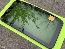 2005-2010 Jeep Grand Cherokee Loredo Sunroof Glass Factory Oem Moonroof Window 2005-2010 Jeep Grand Cherokee Loredo Sunroof Glass Factory Oem Moonroof Window