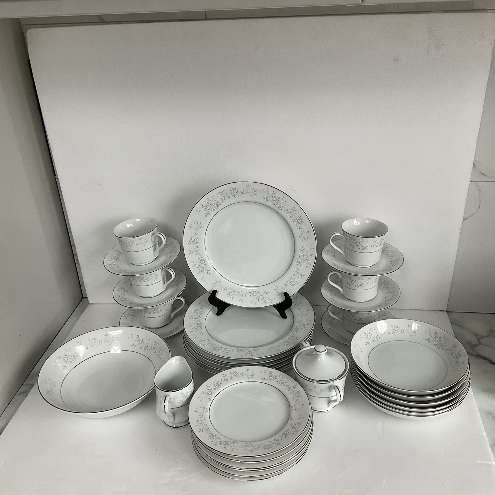 Noritake Japan Fine china “PLATINUM ROSE” Dinner and Breakfast Service
